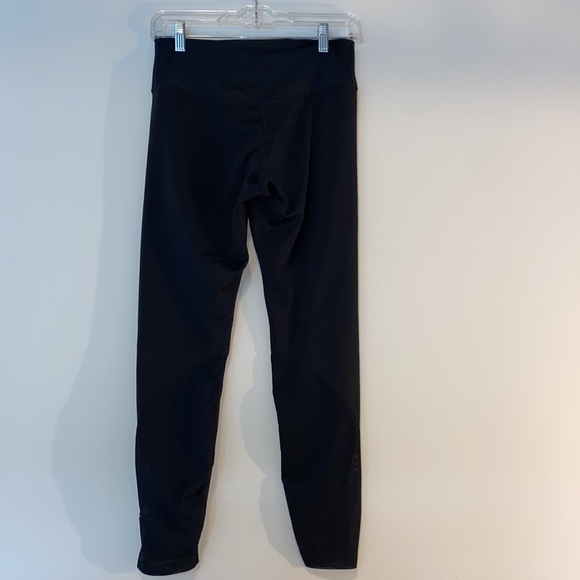 Nike leggings with mesh calves - Picture 7 of 7